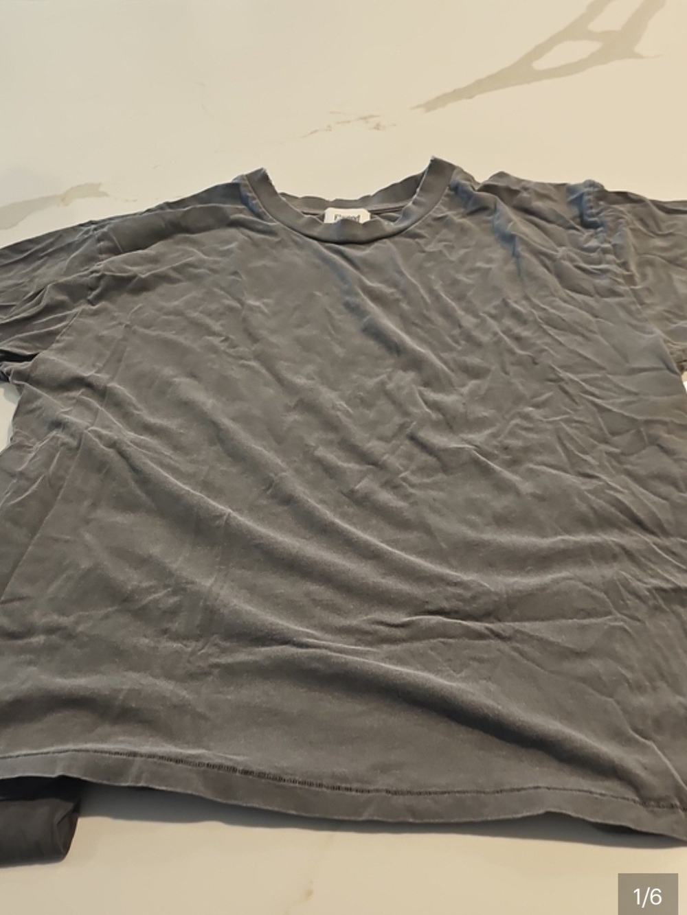 Classic Crew Neck Unisex T-Shirt - Gray